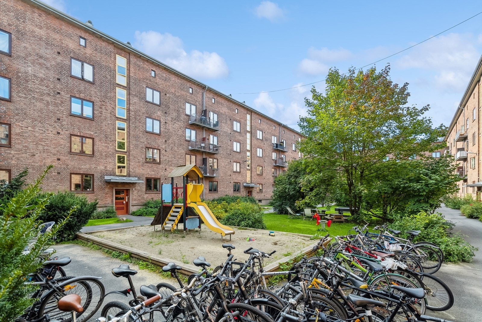 Sameiet Søndre Åsen kvartal VI består av hele 188 seksjoner og oppleves som trygt, veletablert og veldrevet. Galleribilde