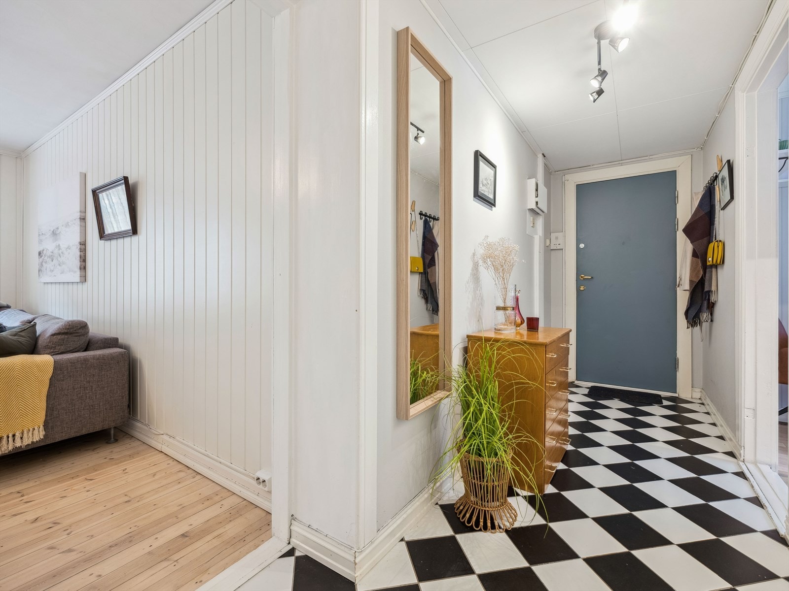 Planløsningen er gjennomgående slik at gjennomlufting på varme sommerdager blir en enkel sak. Galleribilde