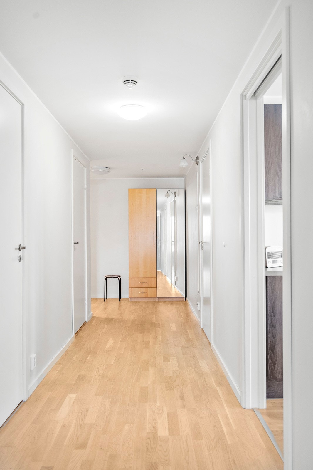 Lys og romslig entre. Galleribilde