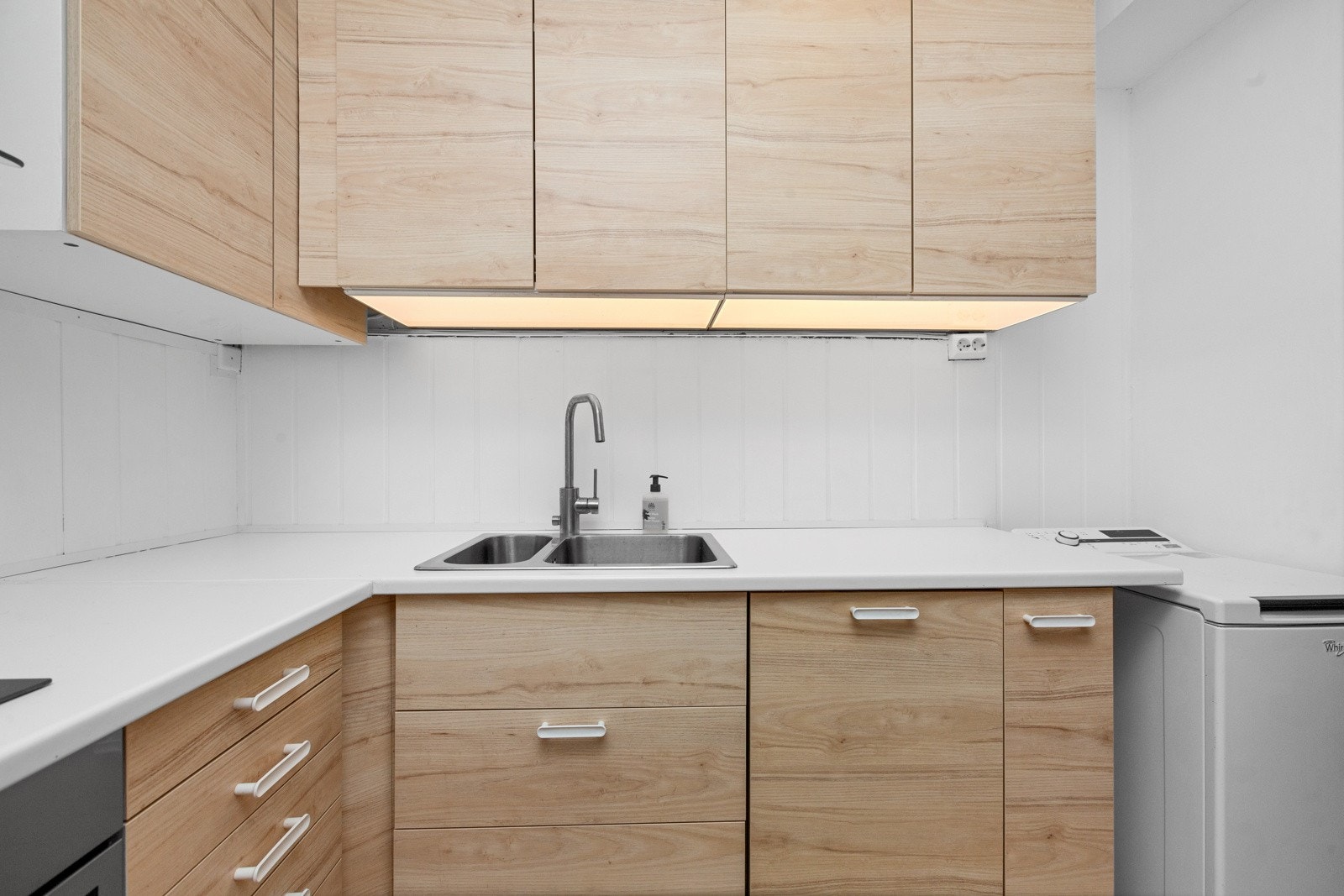 Vaskemaskin på kjøkken Galleribilde