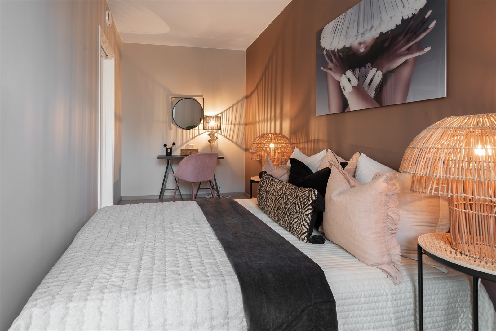 Det er plass til garderobeskap på soverommet. Galleribilde