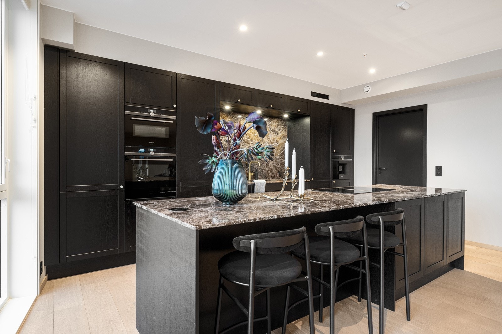 Åpen plassering i rommet for en harmonisk atmosfære Galleribilde