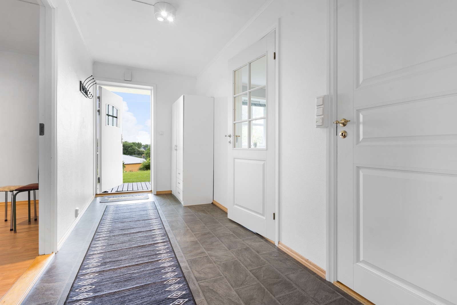Utleiedelen er pr. i dag utleid til kr. 12 000,-. Galleribilde