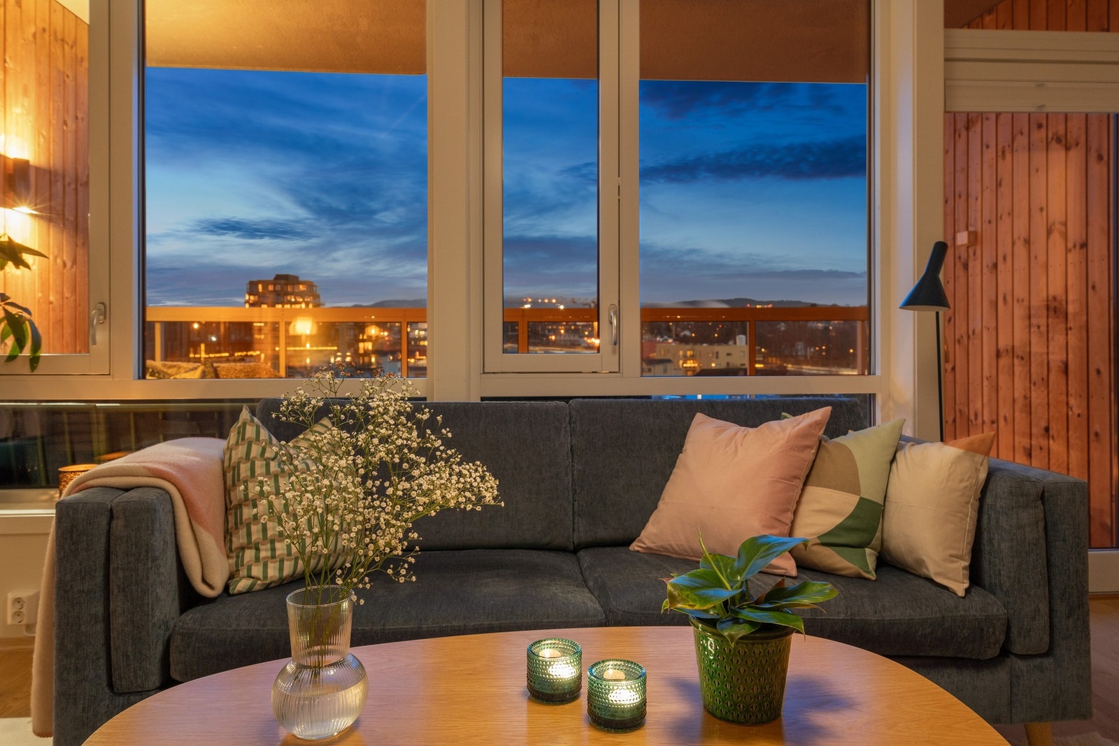 Leiligheten sto ferdig i 2018 og nyter med det en svært god og moderne standard. Galleribilde