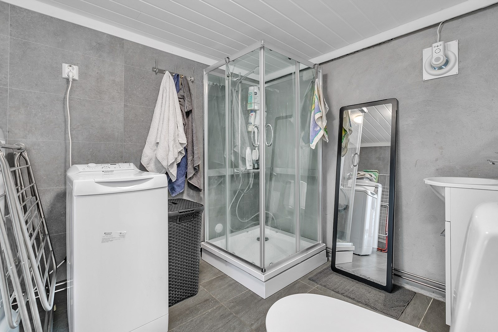 Utleieleilighet - Underetasje - Bad_2.jpg Galleribilde