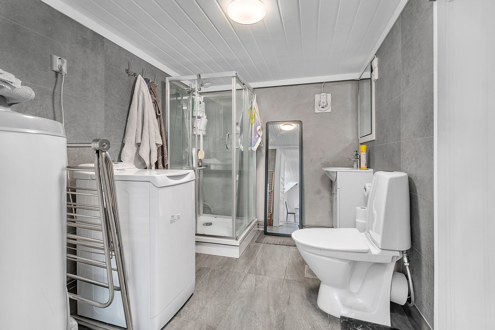 Utleieleilighet - Underetasje - Bad_1.jpg Galleribilde