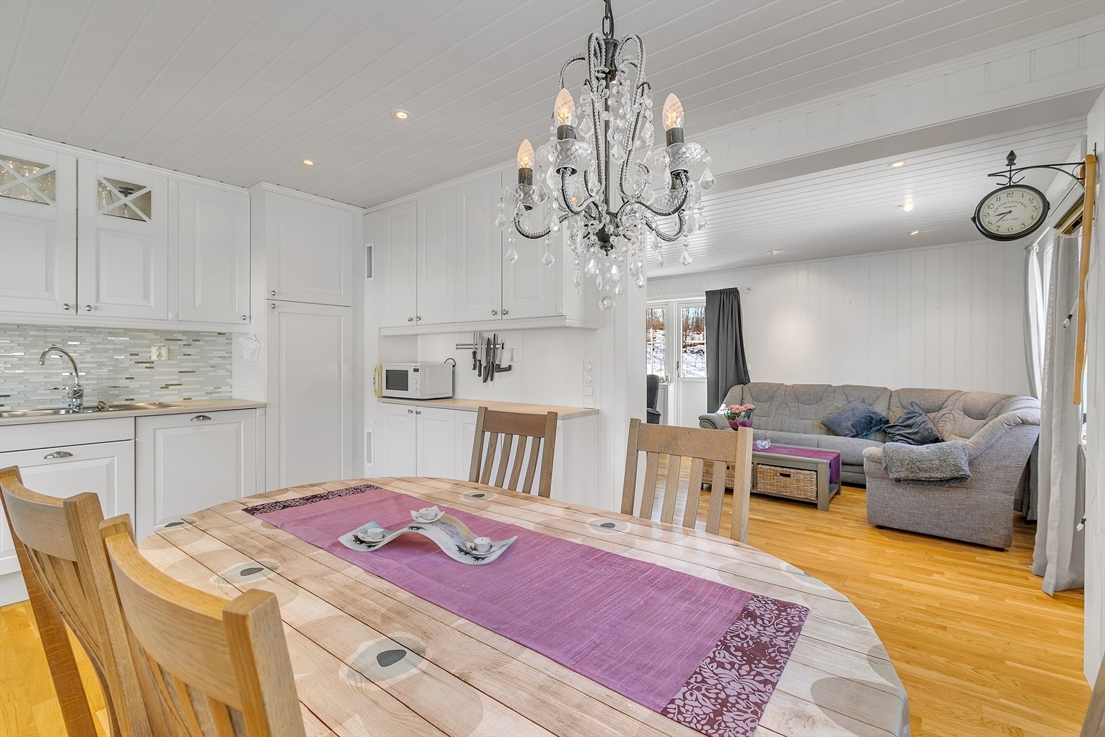 Hovedleilighet - 1etg - Kjøkken_09.jpg Galleribilde