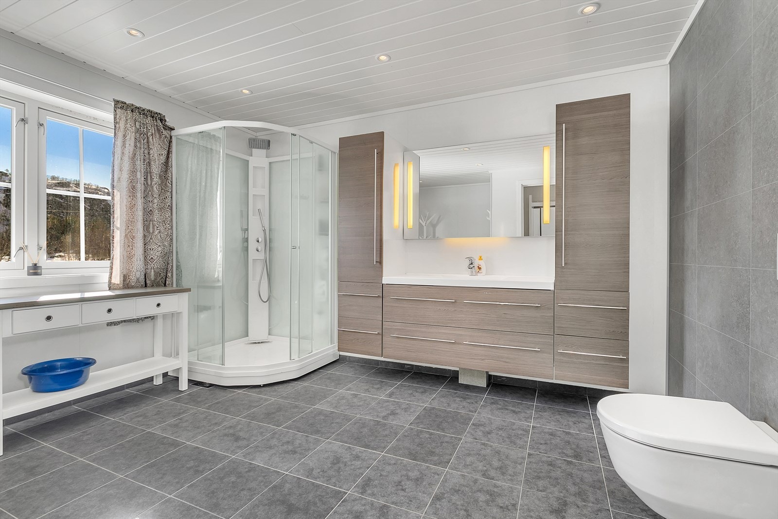 Hovedleilighet - 1etg - Bad_1.jpg Galleribilde