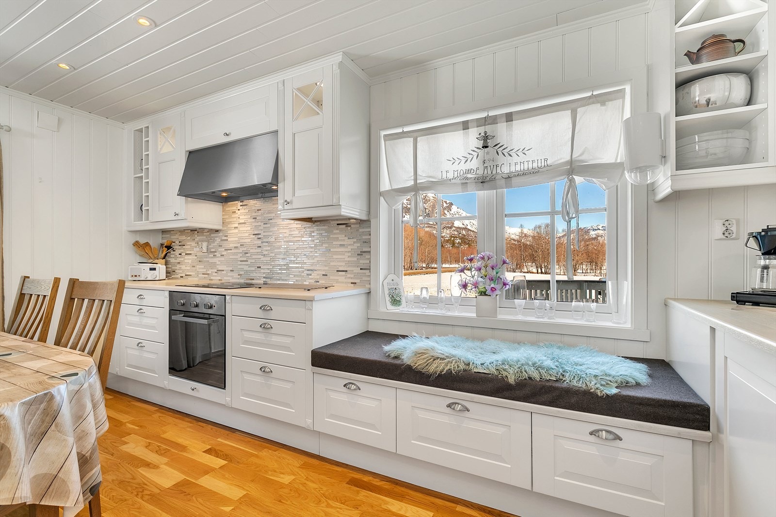 Hovedleilighet - 1etg - Kjøkken_07.jpg Galleribilde