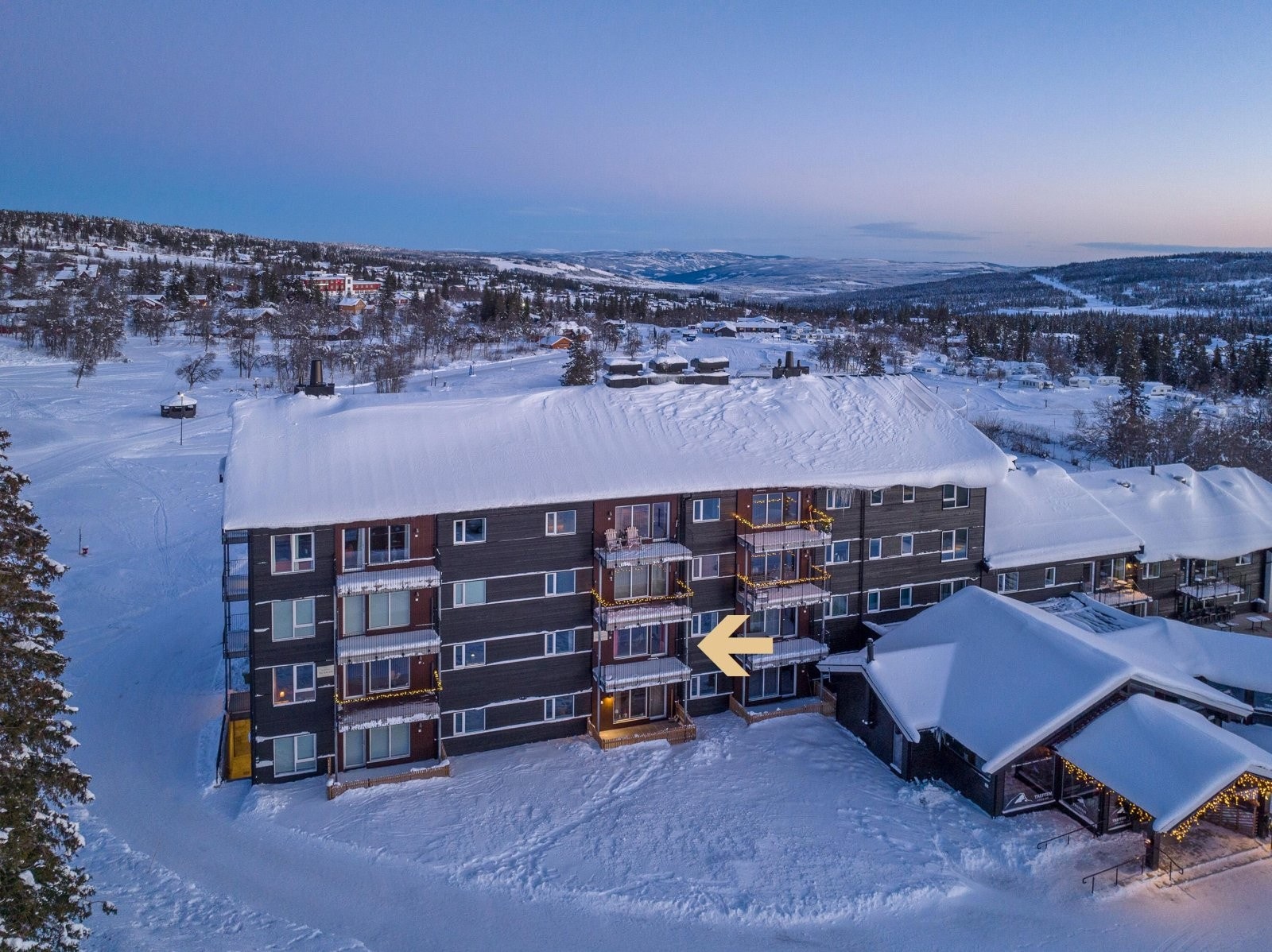 Stilren og moderne 3-roms leilighet med attraktiv beliggenhet rett nedenfor alpinanlegget Galleribilde