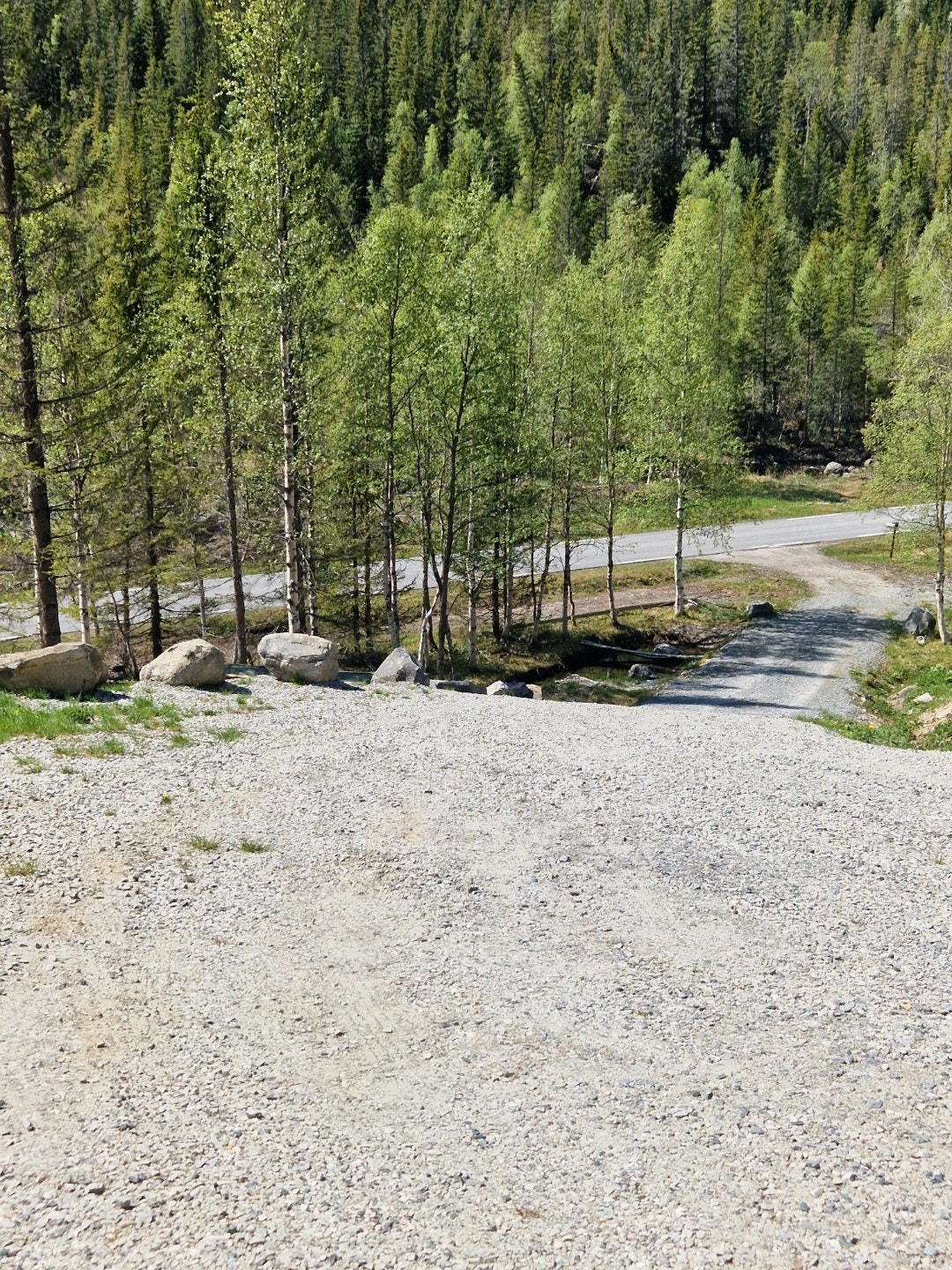 Her er det bilvei helt frem, og gode parkeringsmuligheter. - Privat bilde - Galleribilde