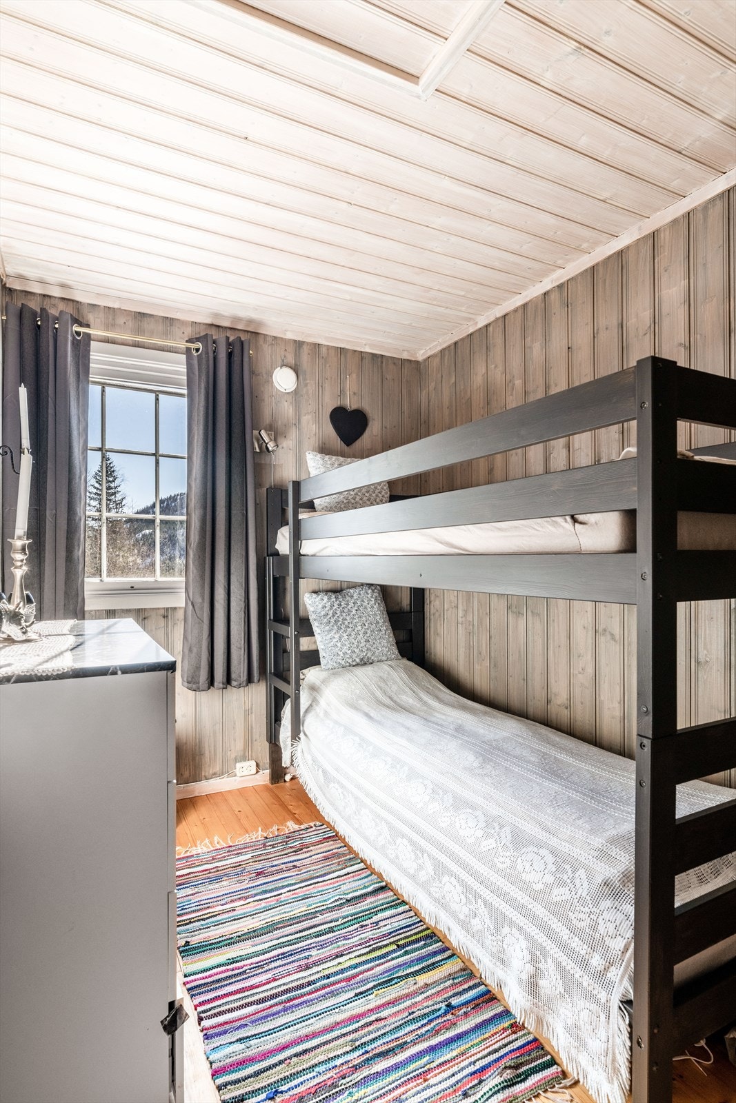 De andre to soverommene har køyesenger. Soverom II Galleribilde