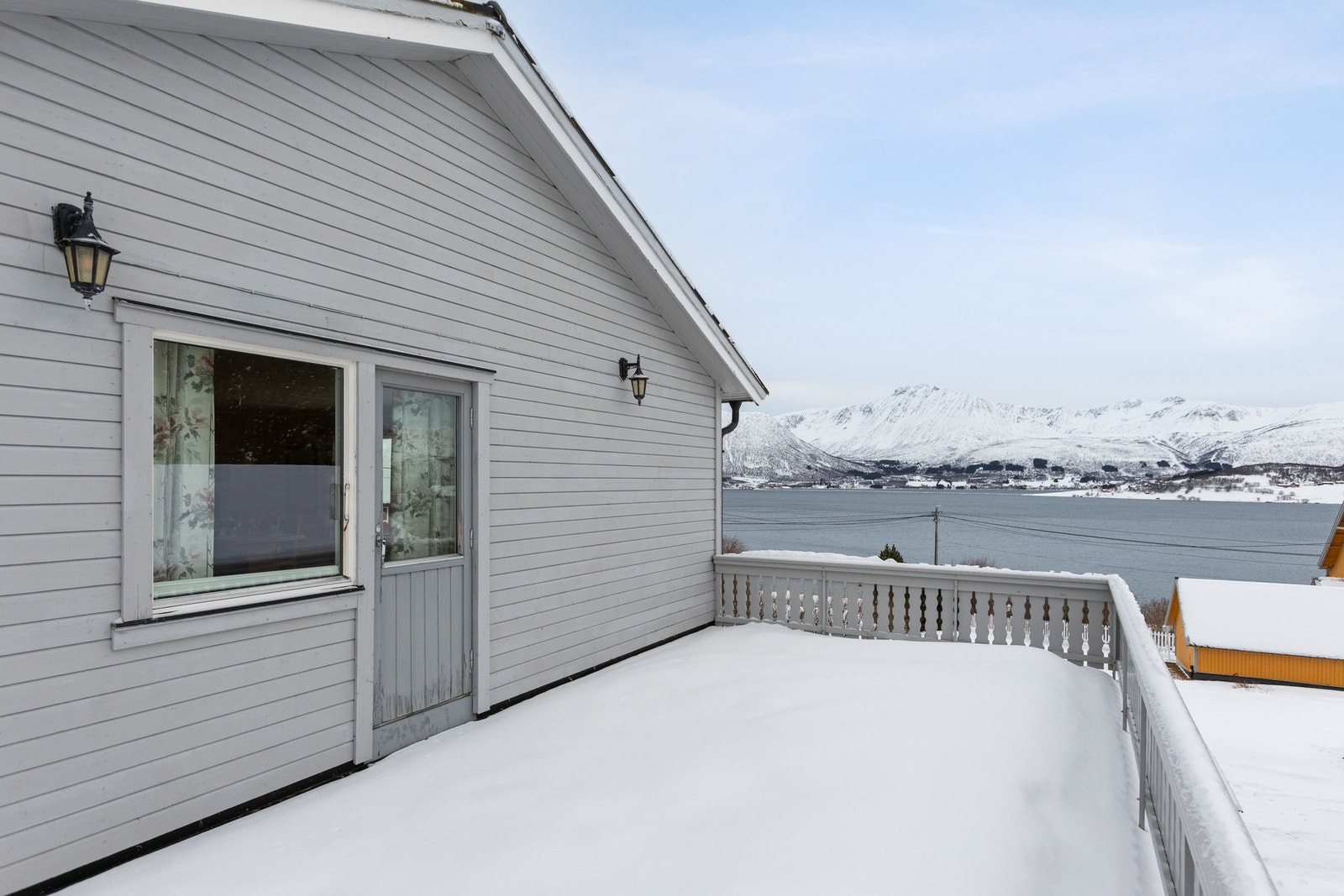 Veranda med gode sol- og utsiktsforhold. Galleribilde