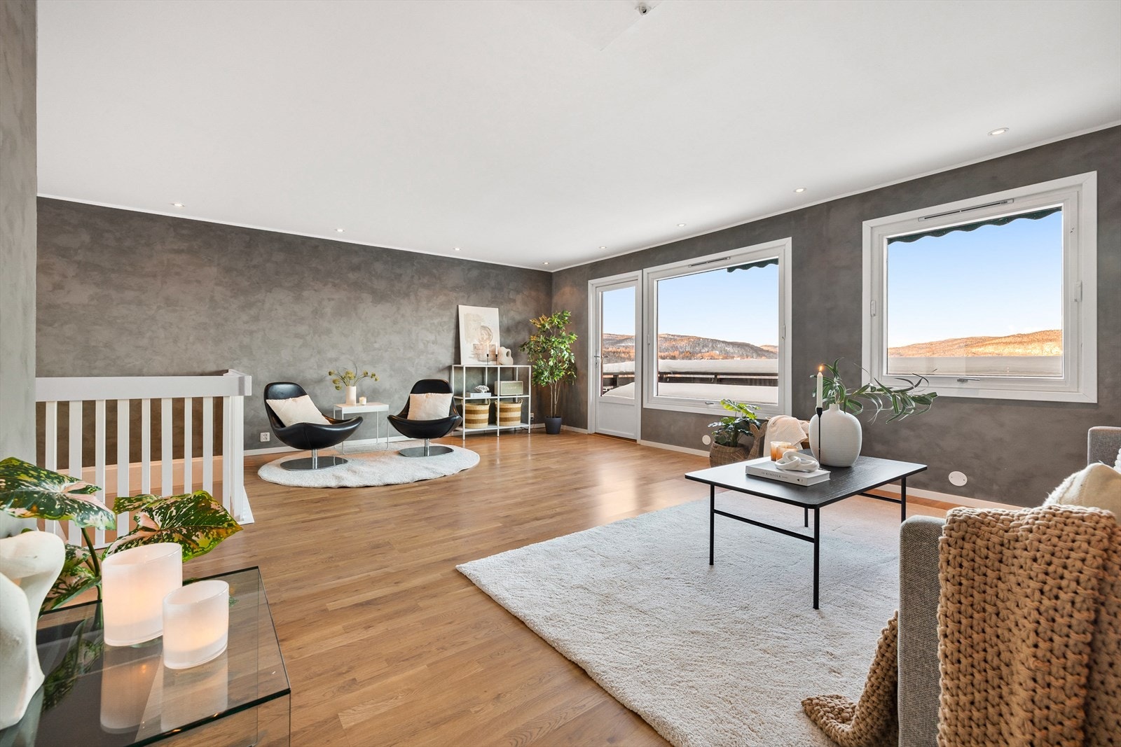 Den gode størrelsen på rommet gjør det enkelt å møblere. () Galleribilde