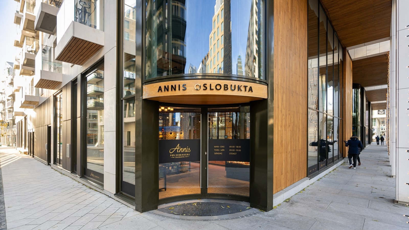 Annis Pølsemakeri er en ferskvare- og delikatessebutikk med et bredt utvalg av kjøtt, fantastiske oster og spesialprodukter fra norske produsenter Galleribilde