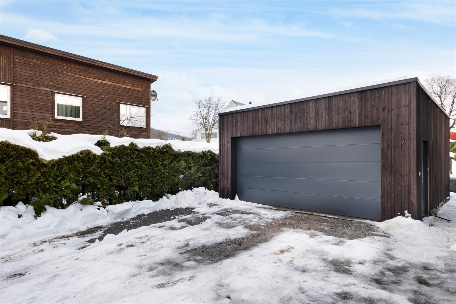 Dobbel garasje Galleribilde