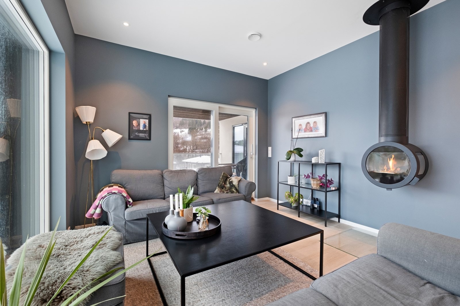 Stue med utgang til veranda Galleribilde