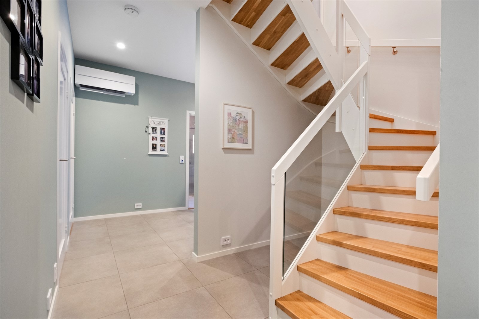 Trapperom til 2. etasje Galleribilde