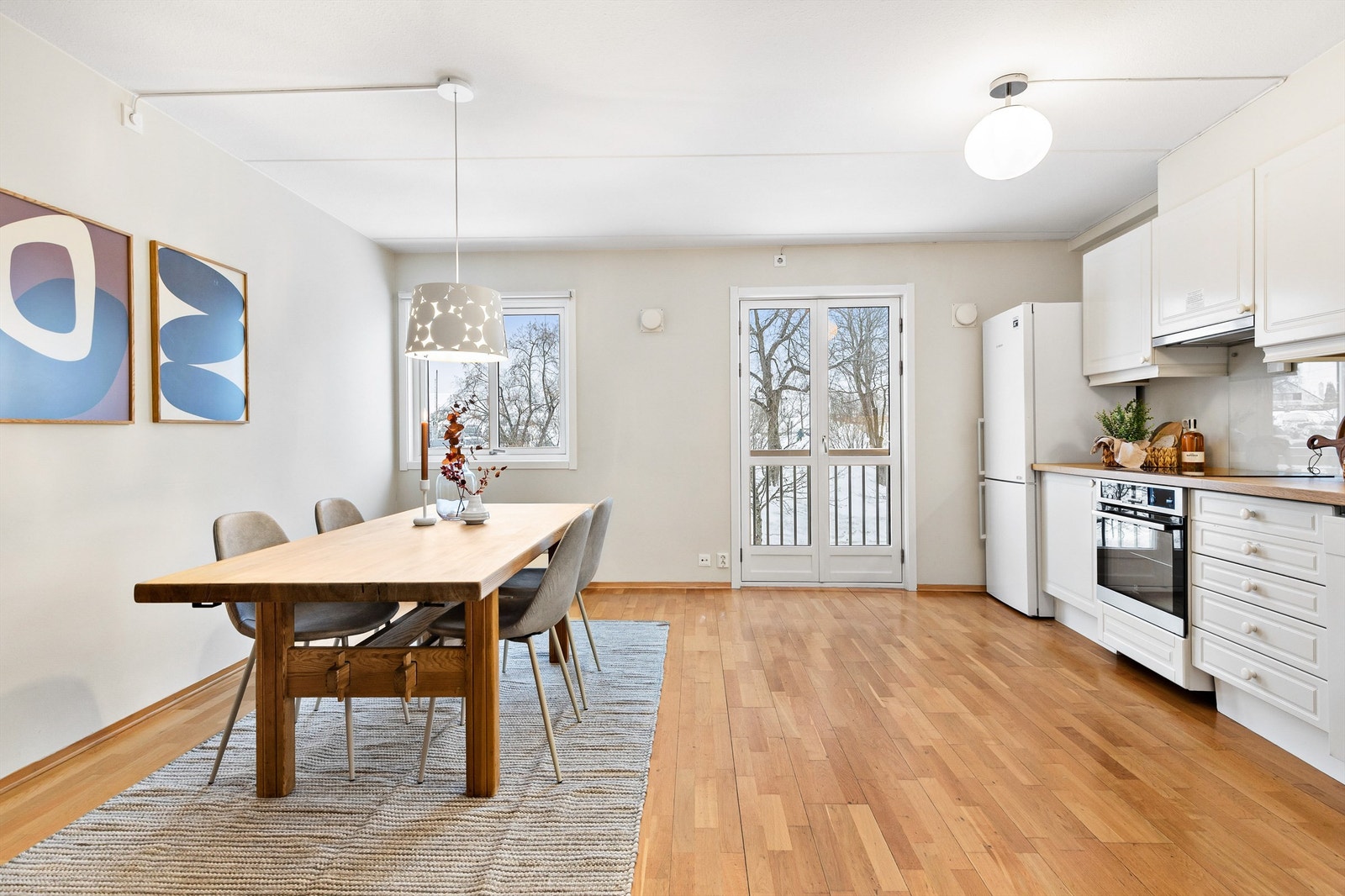 Separat kjøkken med innredning fra byggeår. Galleribilde