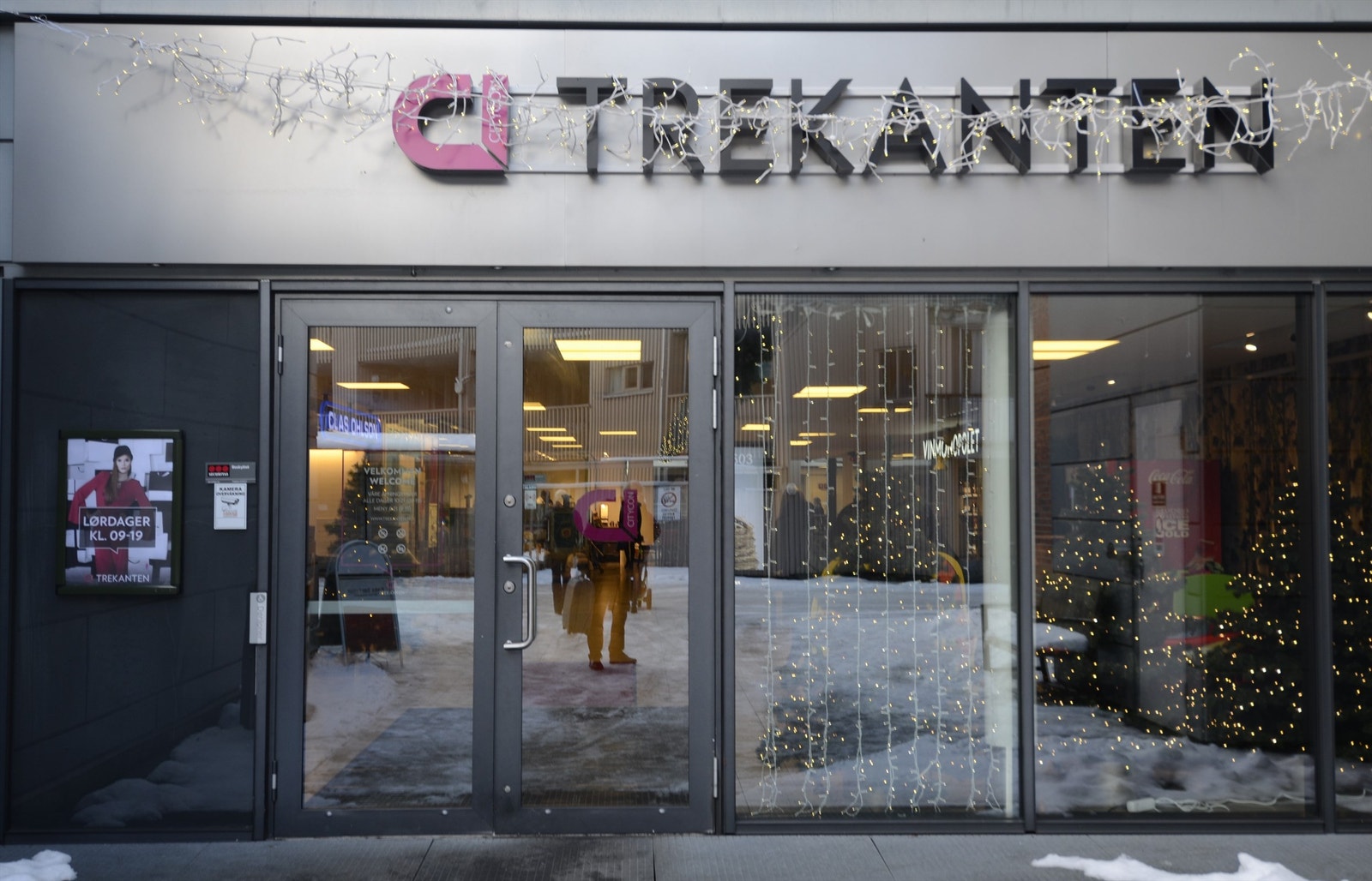 Rett utenfor døren finner du Trekanten senter - Bilde tatt av selger. Galleribilde