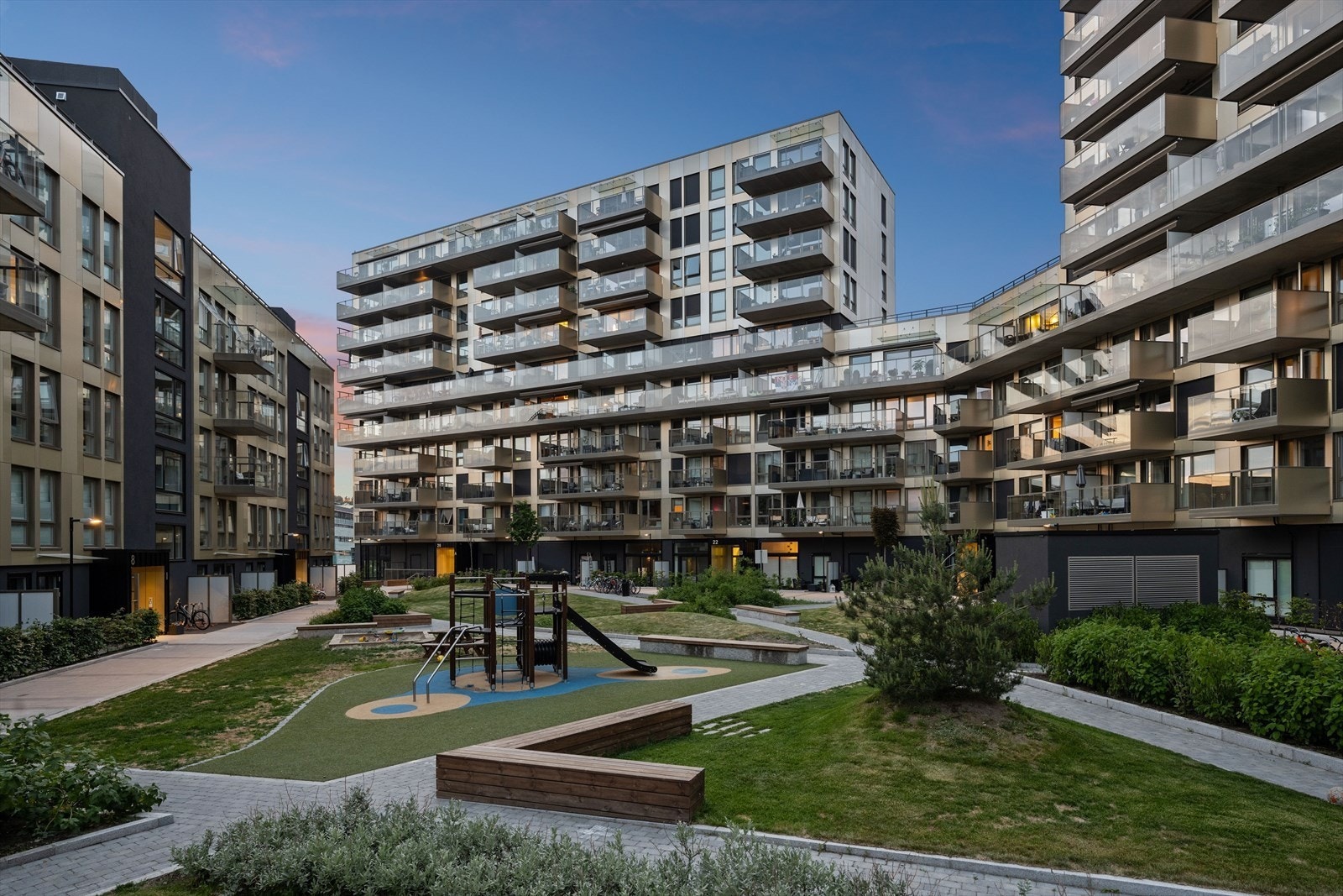 Hyggelig og barnevennlig kvartalshage. Galleribilde