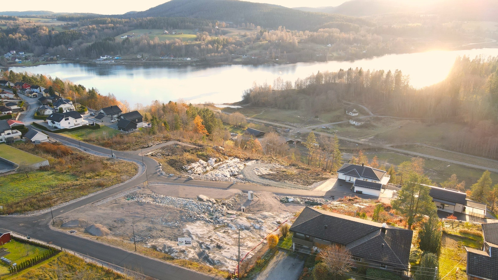 Solsida Åfoss Vest - Sørvestvendt med fantastisk utsikt til Norsjø Galleribilde
