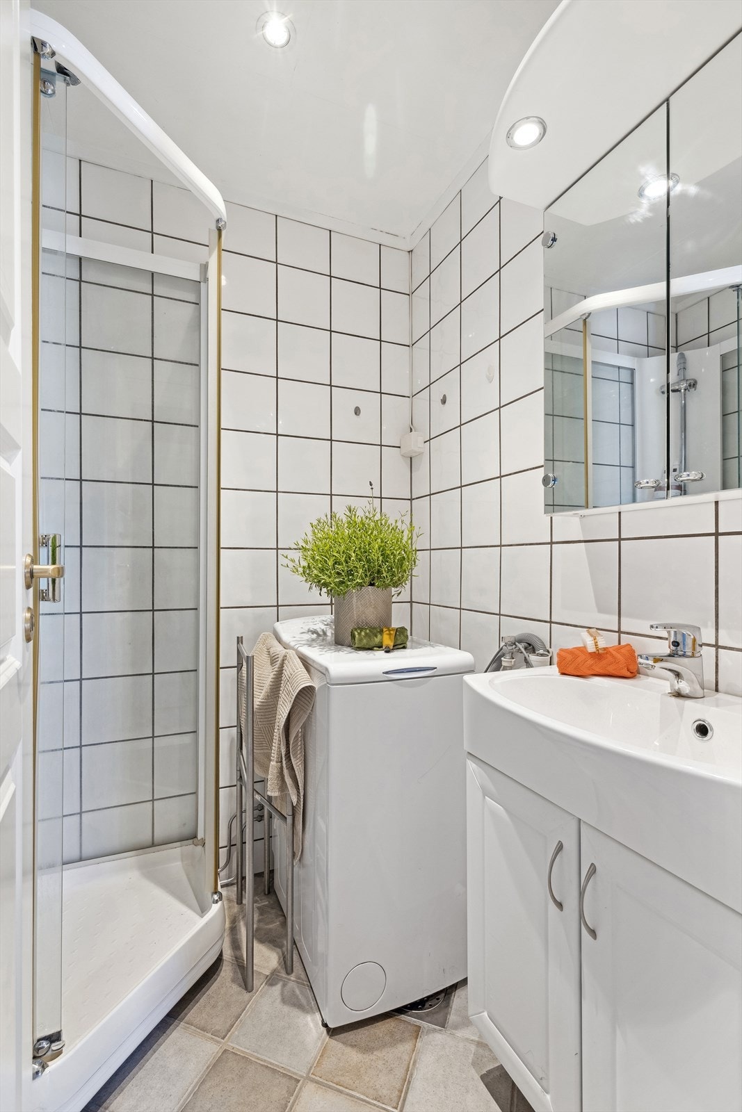 Flislagt bad med varmekabler i gulvet Galleribilde