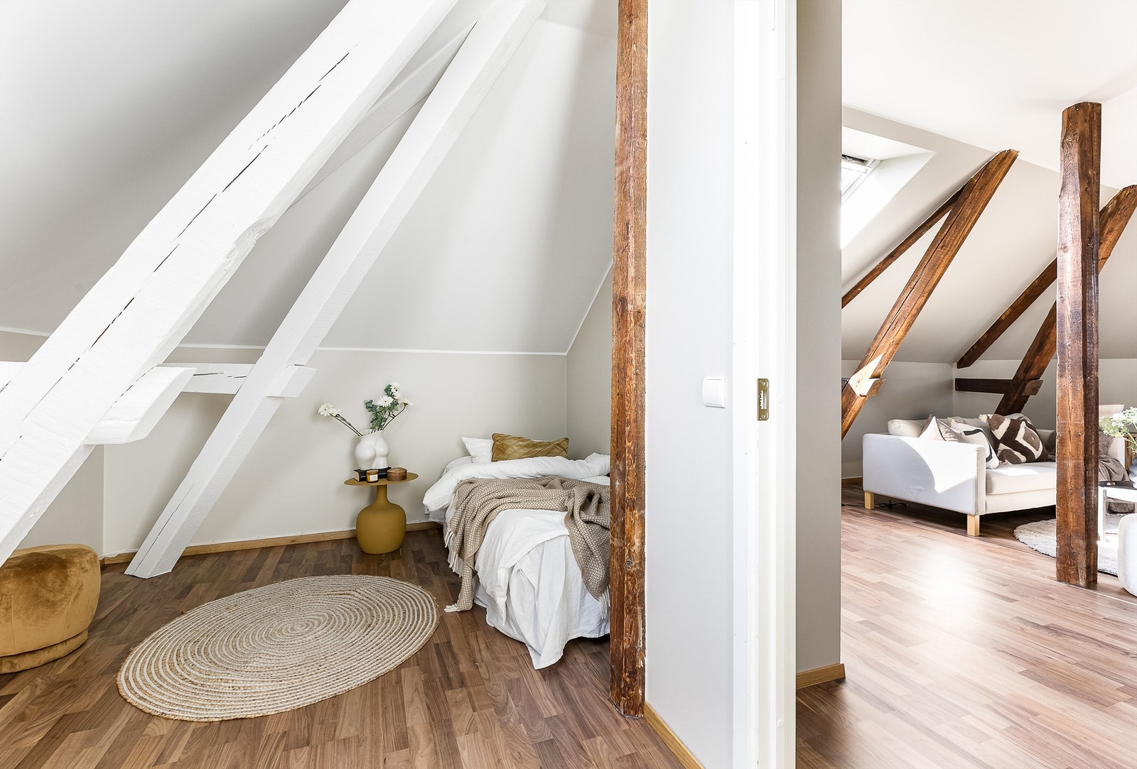 Leilighetens tre soverom er alle av gode størrelser. Dette har ca. 12 kvm. gulvflate og er tilknyttet stuen. Galleribilde