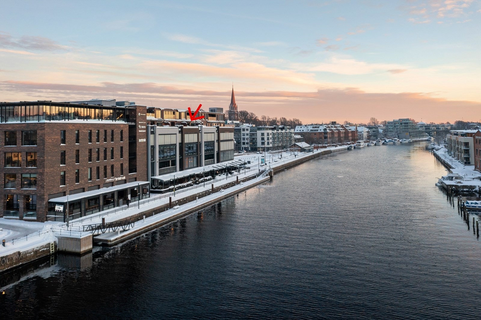Moderne leilighet på første losjerad ved bryggepromenaden Galleribilde