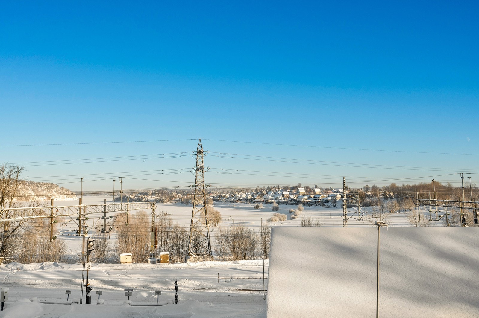 Utsikt mot Glengshølen og Opsund. Galleribilde