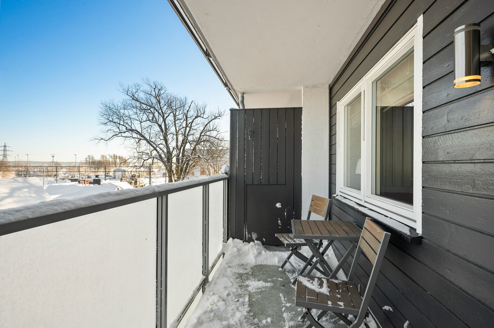 Det er 2 balkonger til leiligheten. Galleribilde