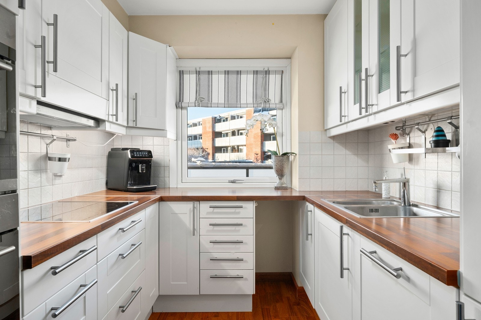 Integrerte hvitevarer medfølger. Galleribilde