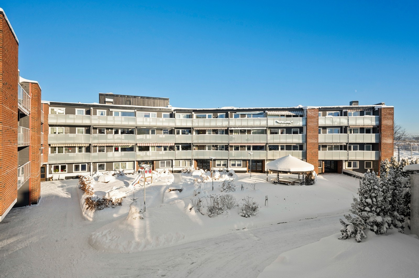 Velkomment til St. Nikolas-gate 20, presentert av EiendomsMegler1 ved Joakim Karlsen. Galleribilde