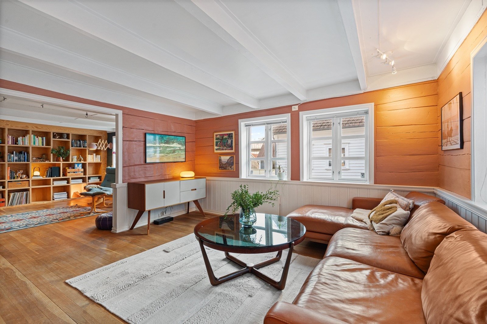 EIE Eiendomsmegling Stavanger ved Jr. Partner Håkon Hovland har gleden av å presentere Mellomgata 16! Galleribilde