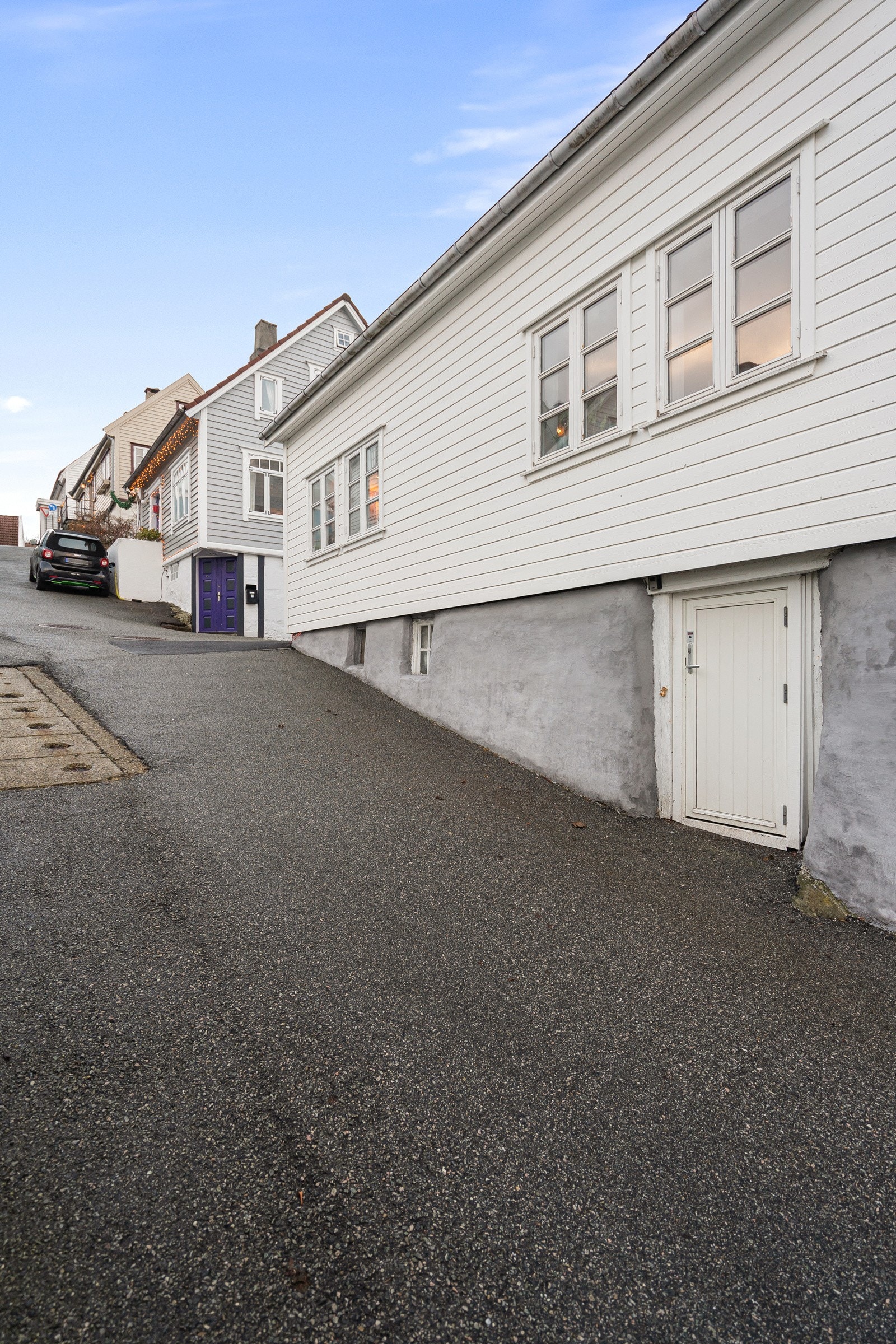 Romslig råkjeller med tilkomst utenfra. Galleribilde