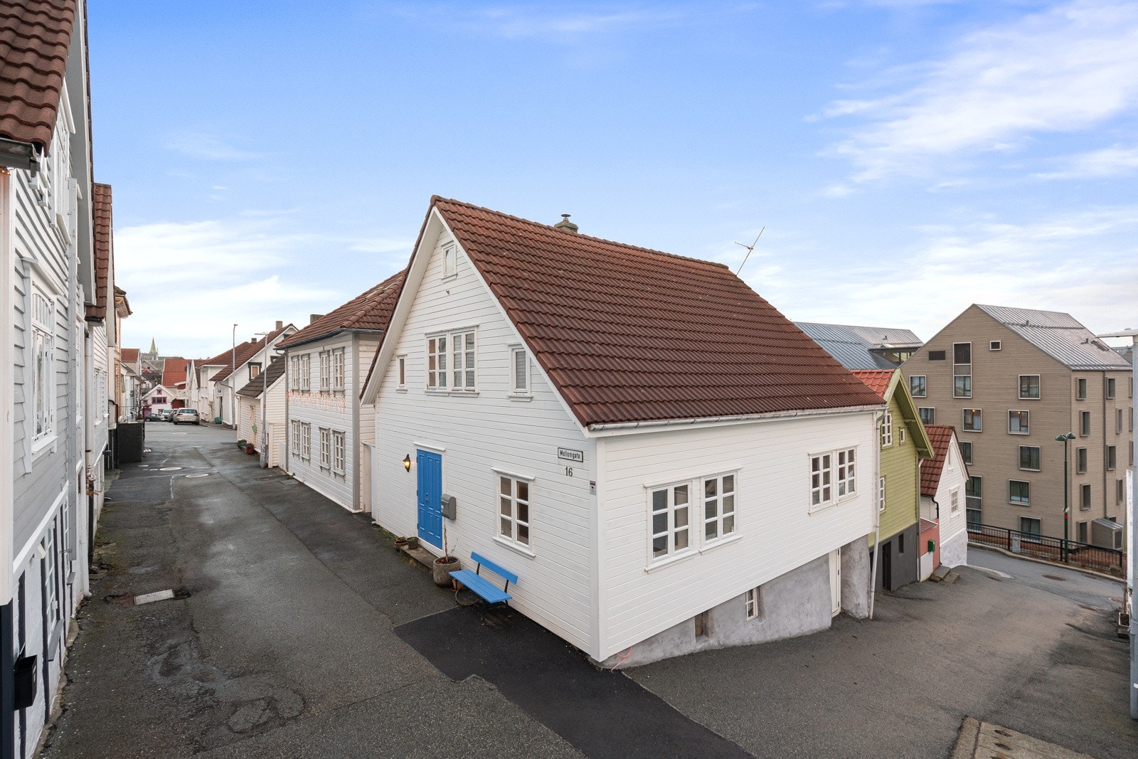 Med en beliggenhet som gir en perfekt balanse mellom tilgang til byens fasiliteter og rolige omgivelser, vil du her oppleve det beste av begge verdener. Galleribilde