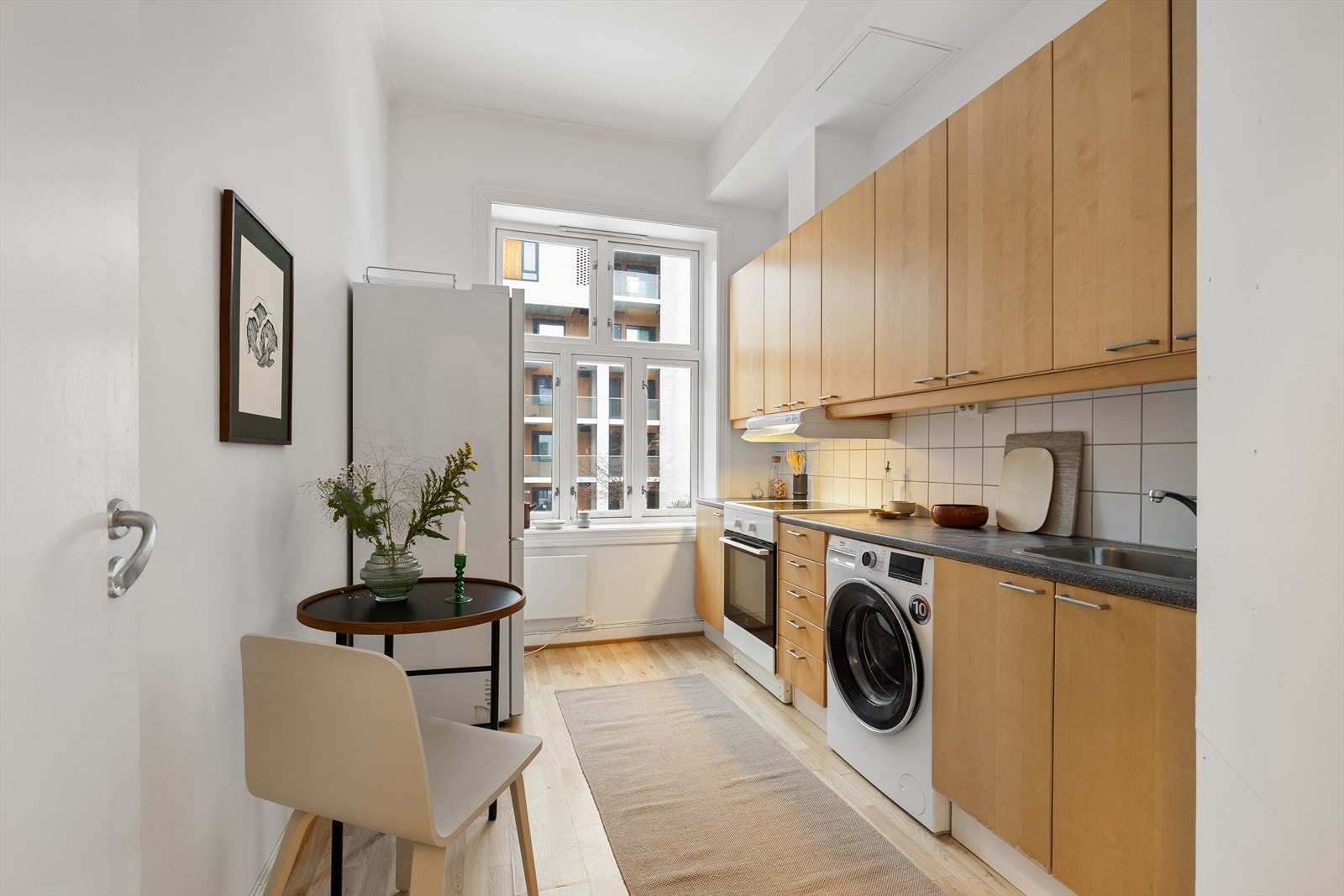 Kjøkken fra ukjent år med glatte fronter Galleribilde