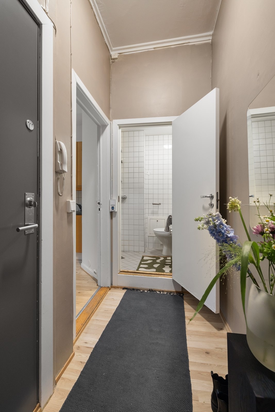 Fra entré er det adkomst til bad Galleribilde