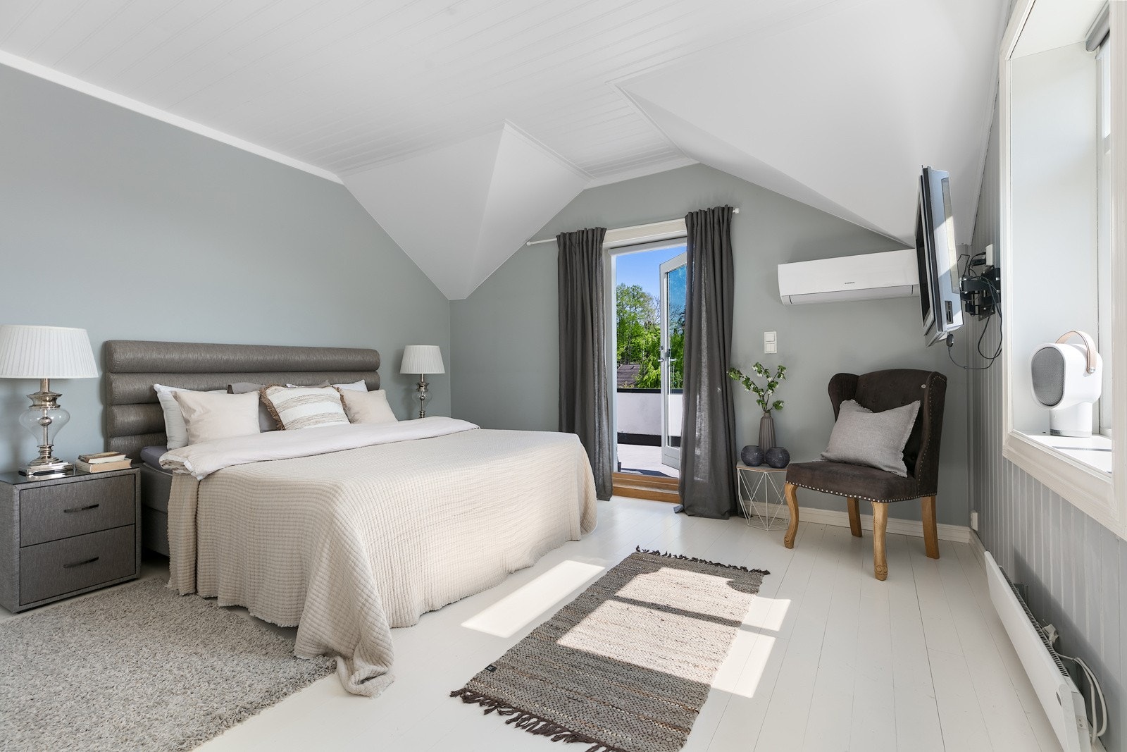 Soverommet har utgang til balkongen i andre etasje Galleribilde