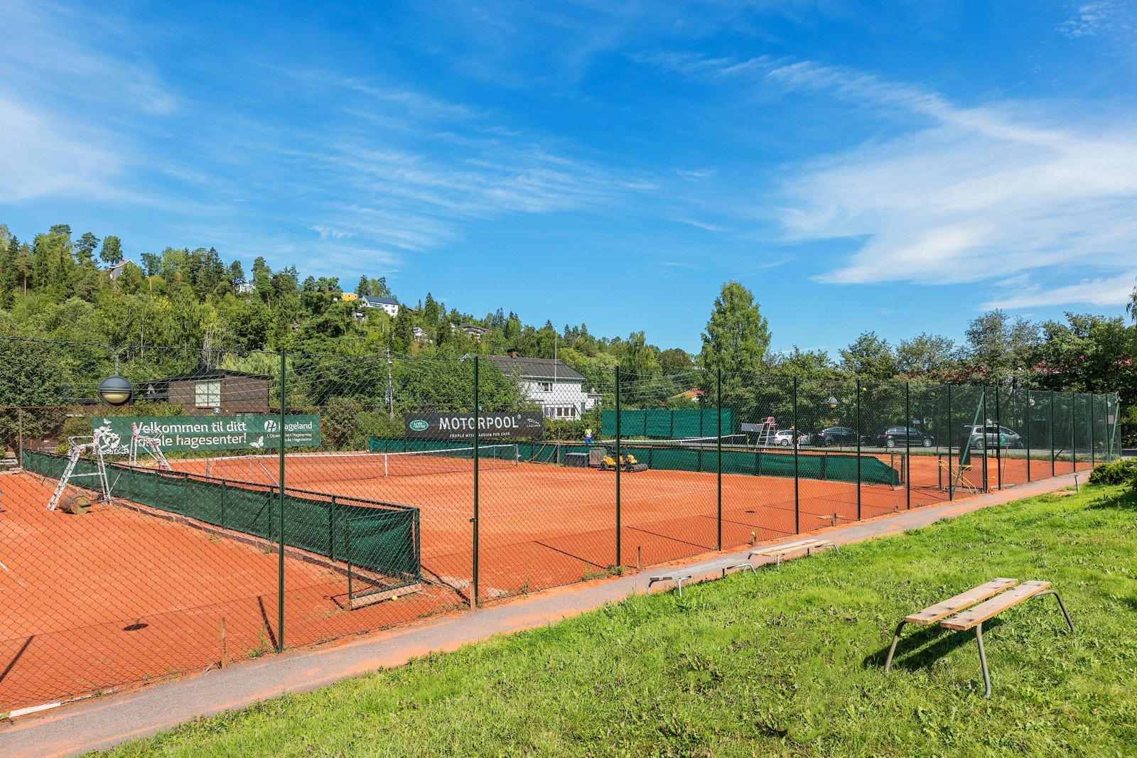 Under 10 minutter å gå bort til Blommenholm og Sandvika Tennisklubb Galleribilde