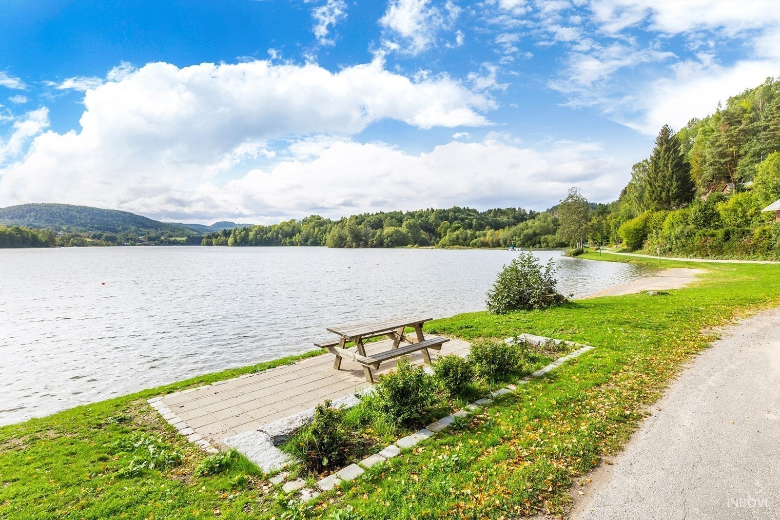 Badeplass på Fjærekilen er bare en gåtur unna Galleribilde