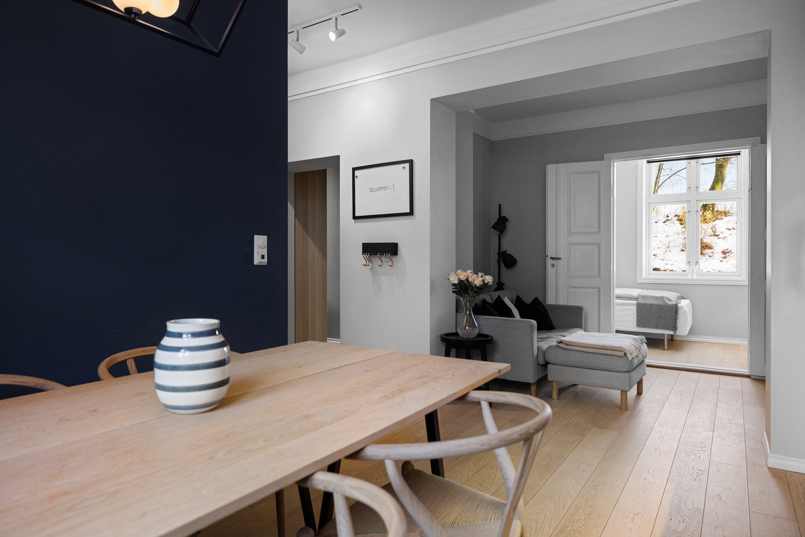Det er god plass til et stort spisebord i tilknytning til kjøkkenet. Galleribilde