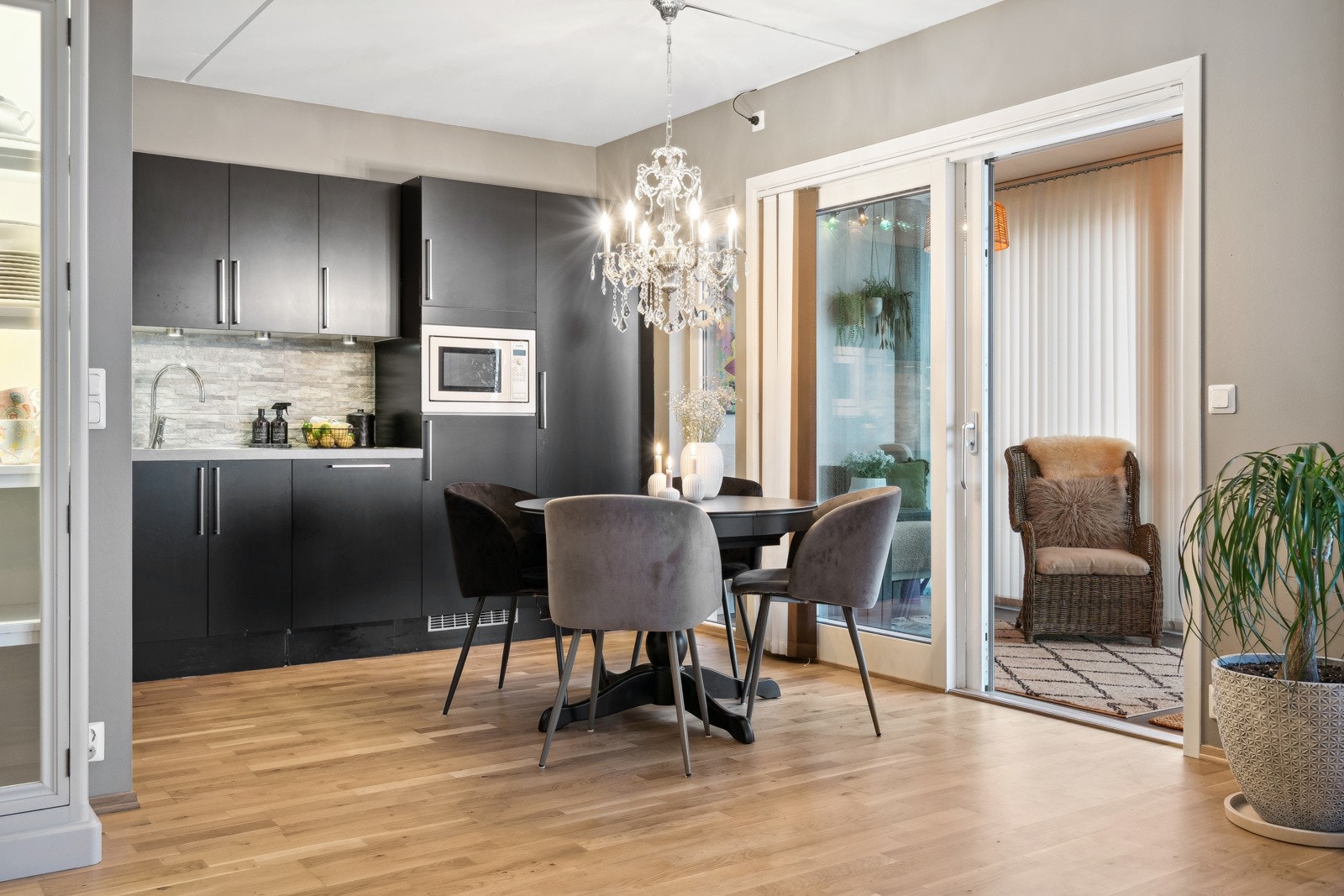 En stilren og moderne leilighet. Galleribilde