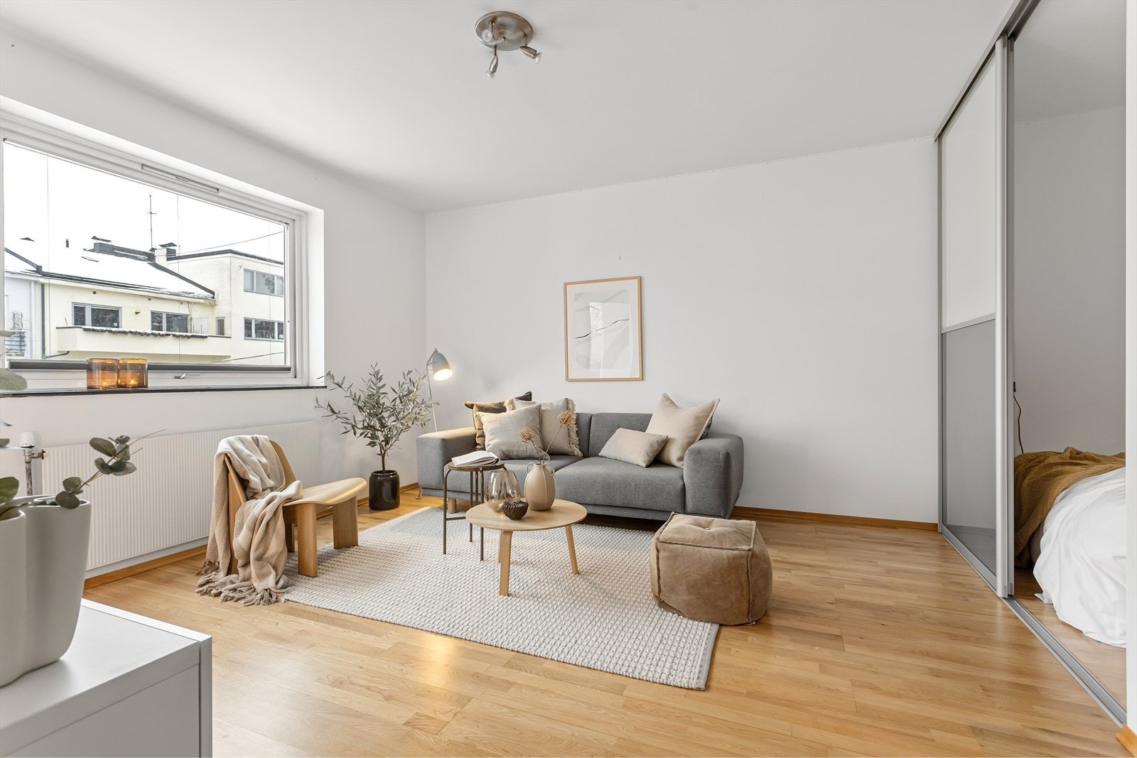 Sovealkove med praktiske skyvedører (for å gjemme unna rotet når du har gjester på besøk). Galleribilde