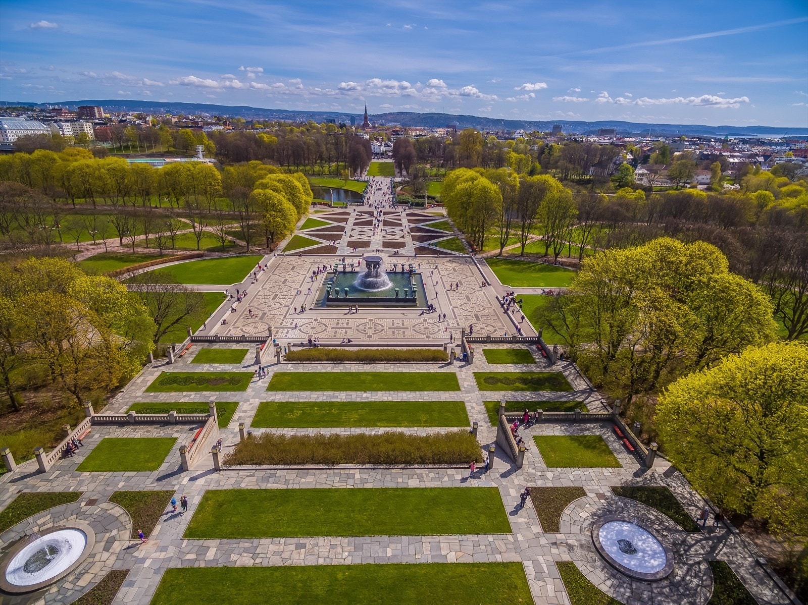 Kun en kort spasertur fra leiligheten ligger Frognerparken som er et populært tur- og rekreasjonssted for mange. Galleribilde