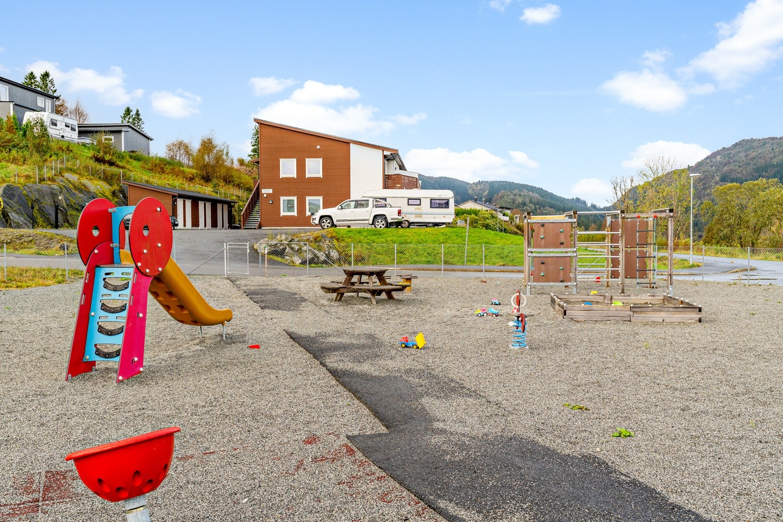 Barnevennlige- og naturskjønne omgivelser! Galleribilde