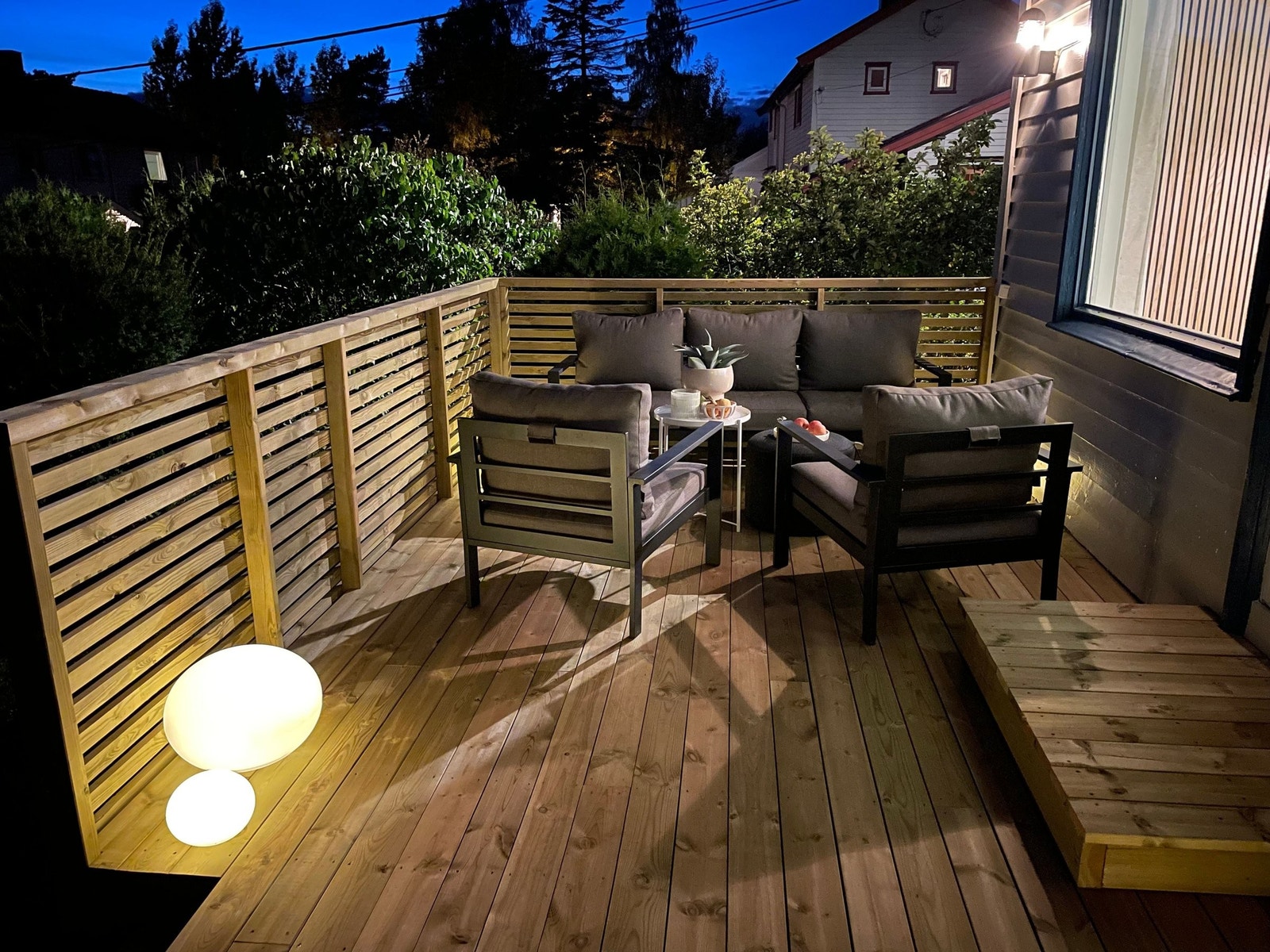 Skjermet og fin terrasse mot syd/vest Galleribilde