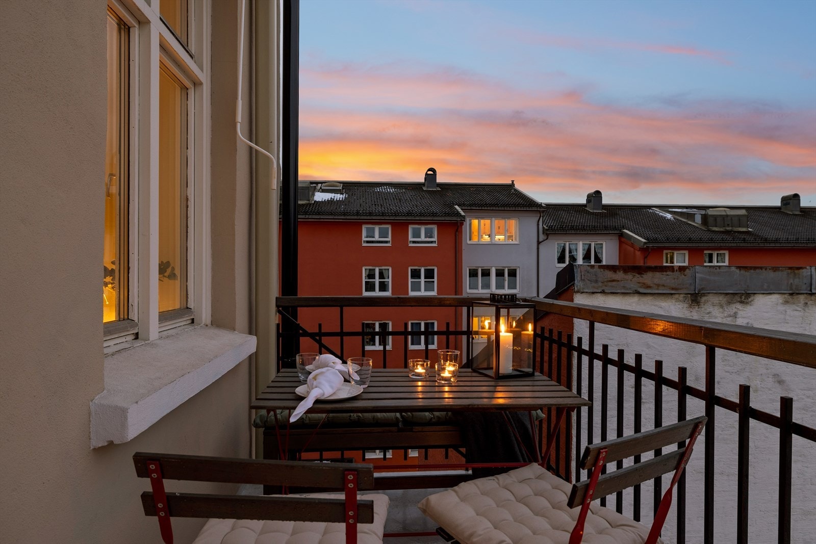 Dette er en flott 2-roms leilighet som ligger meget sentralt til på populære Grünerløkka. Galleribilde