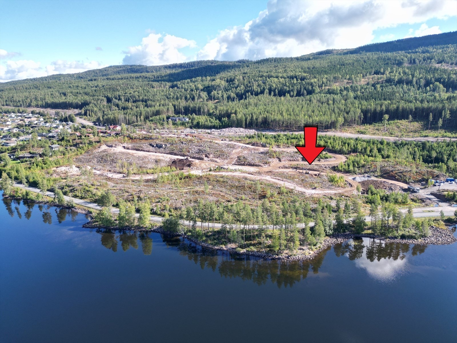 Harestua ligger ca. 45 min fra Oslo S og ca. 30 min fra Gardermoen. Harestuvannet tilbyr hygge og kos sommer som vinter. Galleribilde