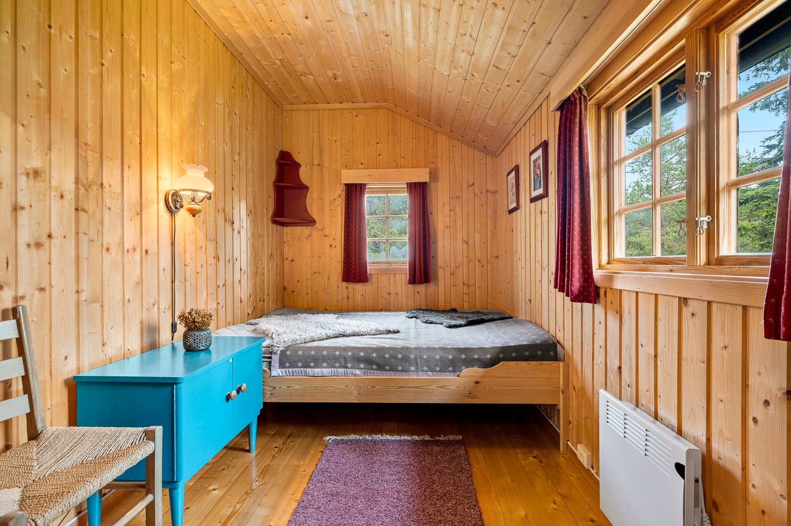 Soverom 1 med dobbeltseng Galleribilde